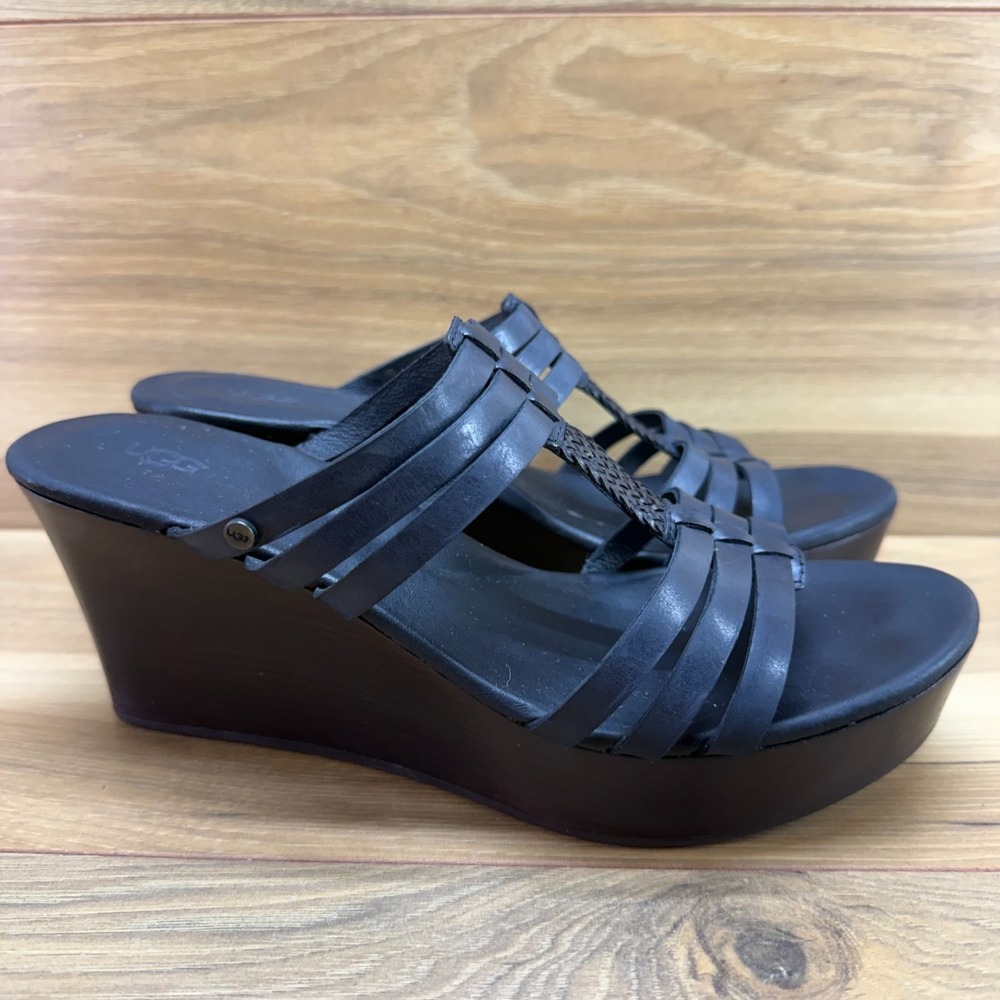 UGG Mattie Wedge‎ Sandals Womens 9 Black Leather Platform Resort Vacation Chunky